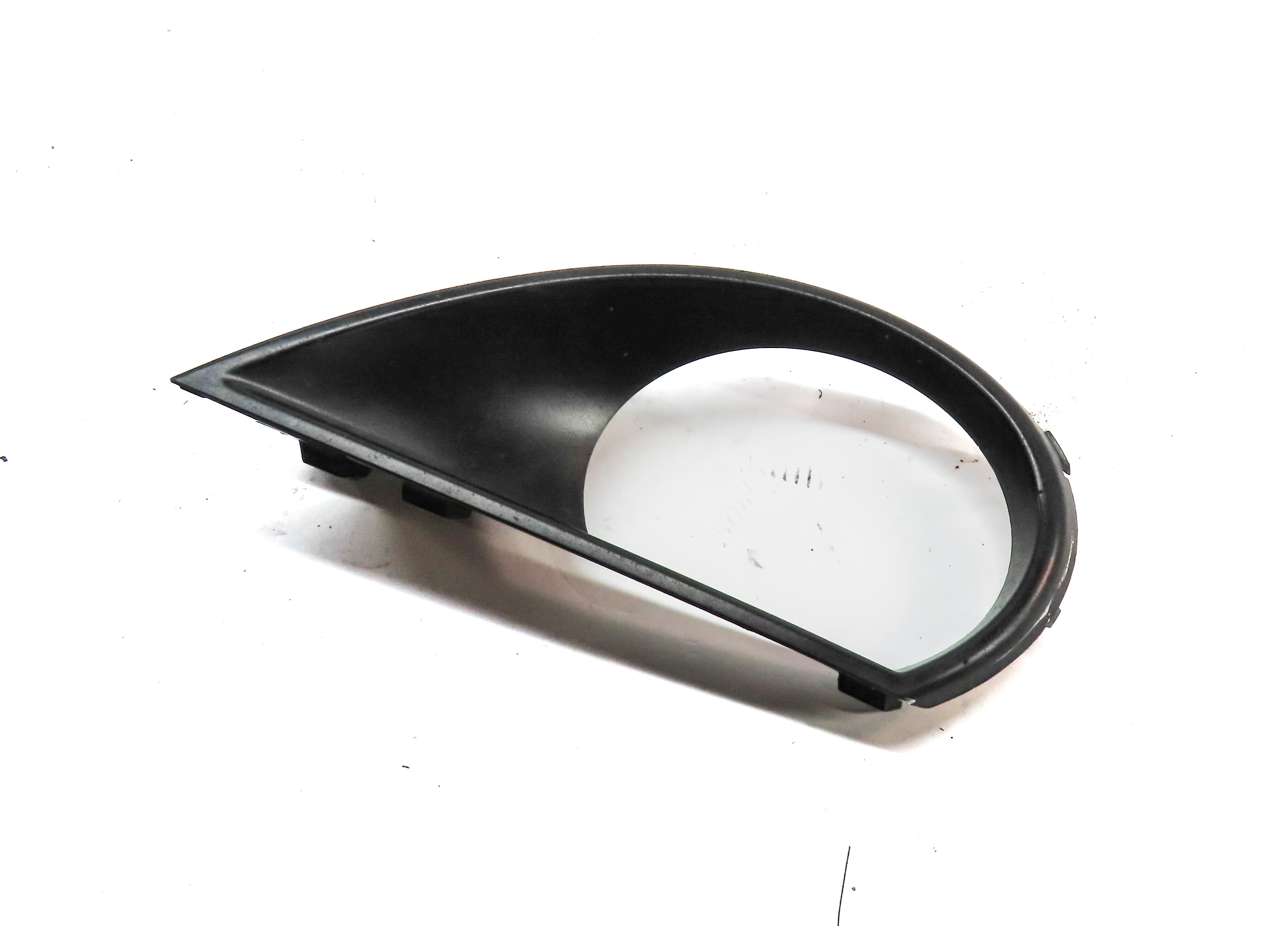 2011 AUDI Q7 (4L) FRONT RIGHT PASSENGER LOWER BUMPER FOG LIGHT LAMP TRIM — exact item pictured